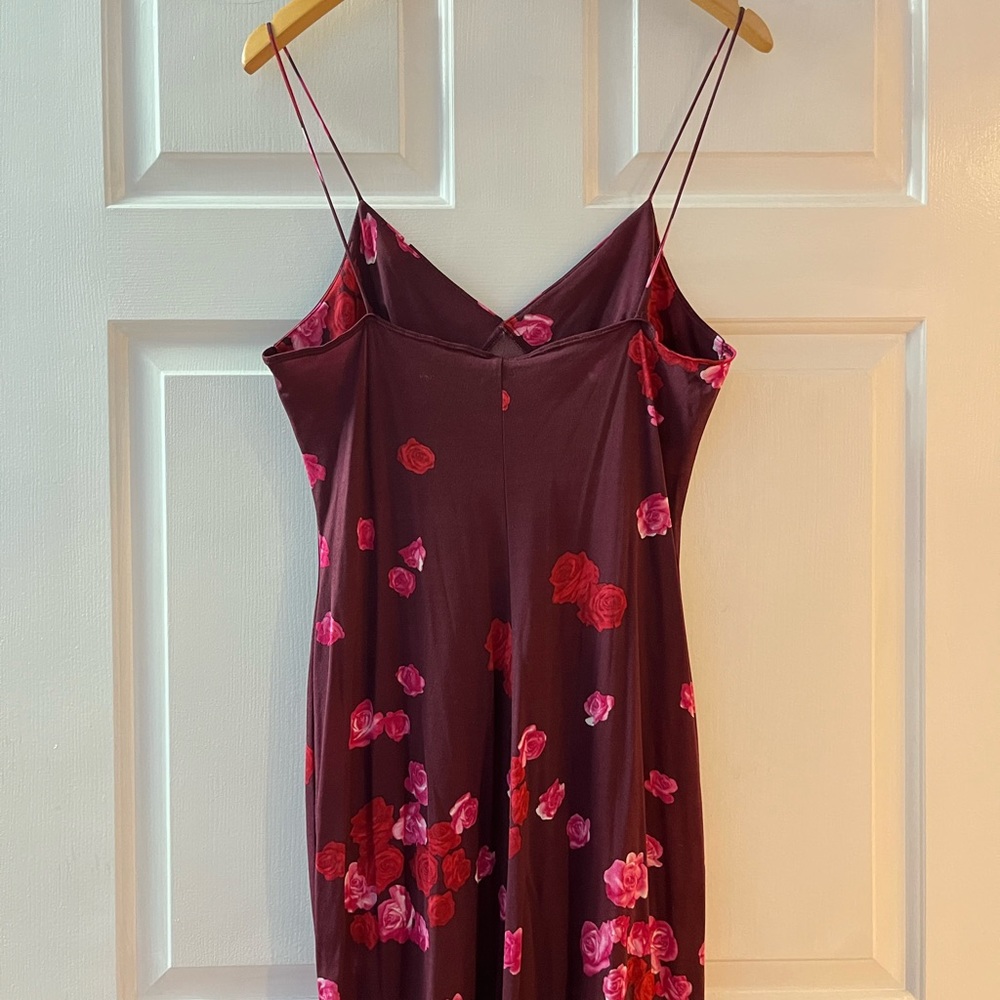 Laundry By Shelli Segal Burgundy Slip Maxi Dress with Pink Rose Print - Picture 2 of 6
